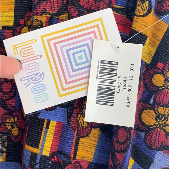 Flower/Geo pattern Carly! - Picture 3 of 3